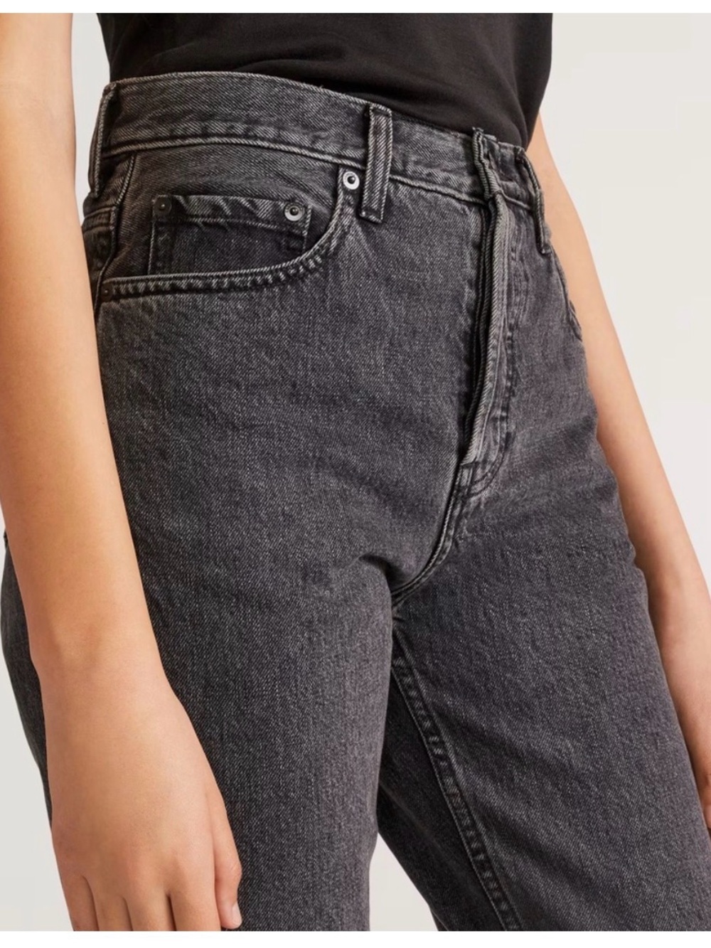 Everlane 90s Cheeky Jeans with Raw Hem